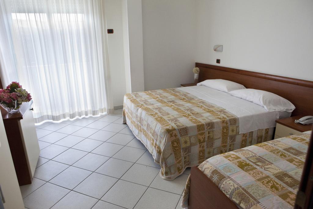 Hotel Clipper Giulianova Esterno foto